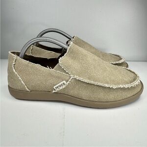 New Crocs Santa Cruz Men’s Size 9 Shoes Loafers Slip-on Khaki Tan Comfort Canvas